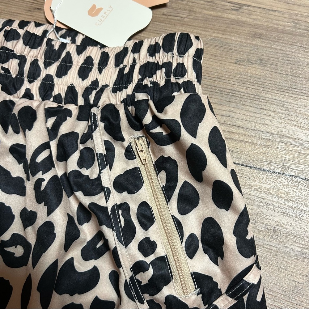 Cueply Women's Running Shorts High Waisted Athletic shorts Small leopard print - Picture 3 of 7